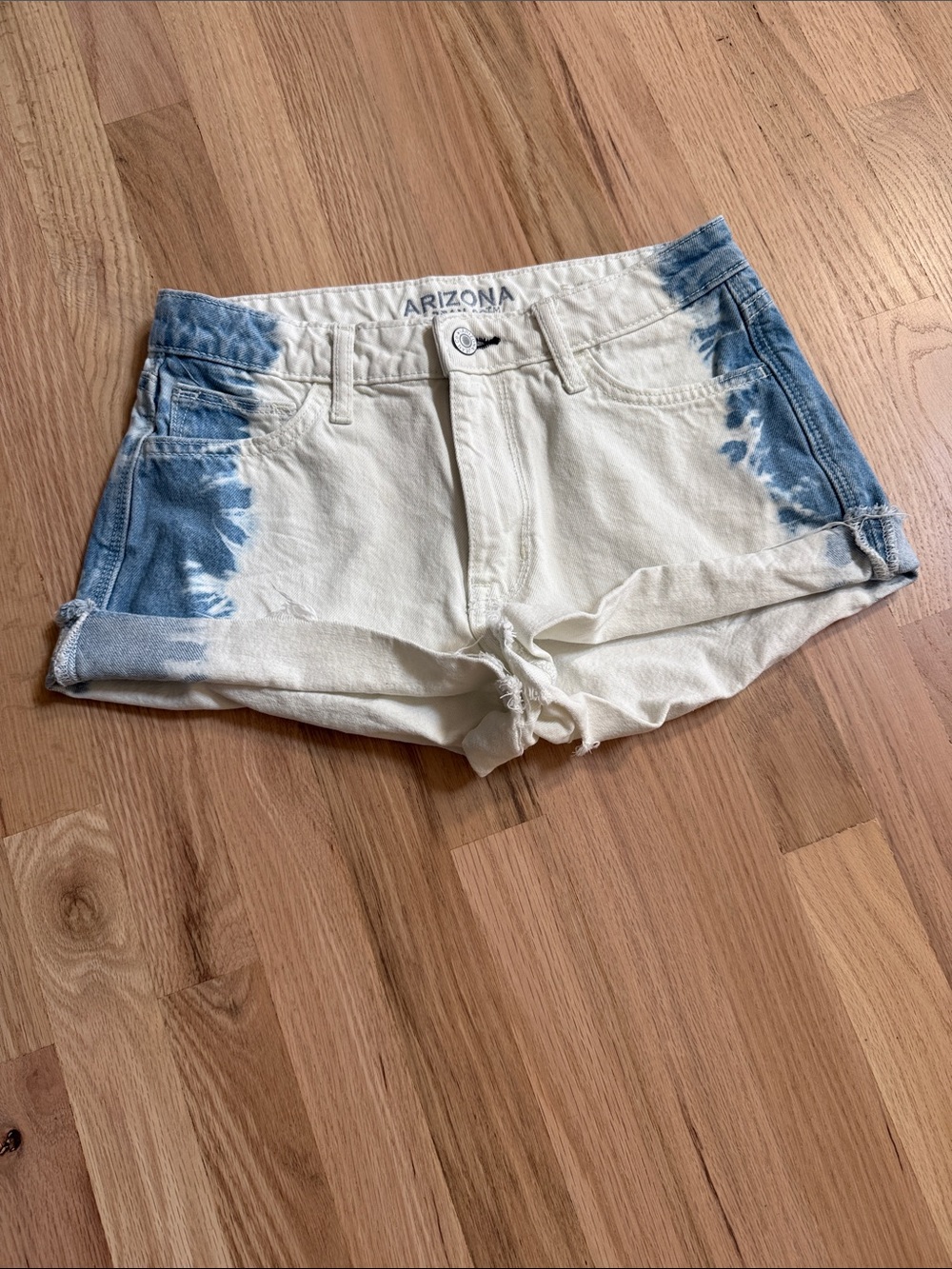 Arizona Jean Company White Denim Shorts with Blue Tie-Dye Side Panels, Size 5